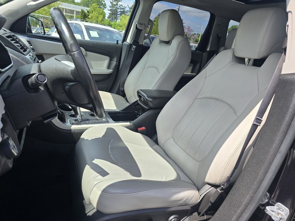 2011 Chevrolet Traverse Image 10