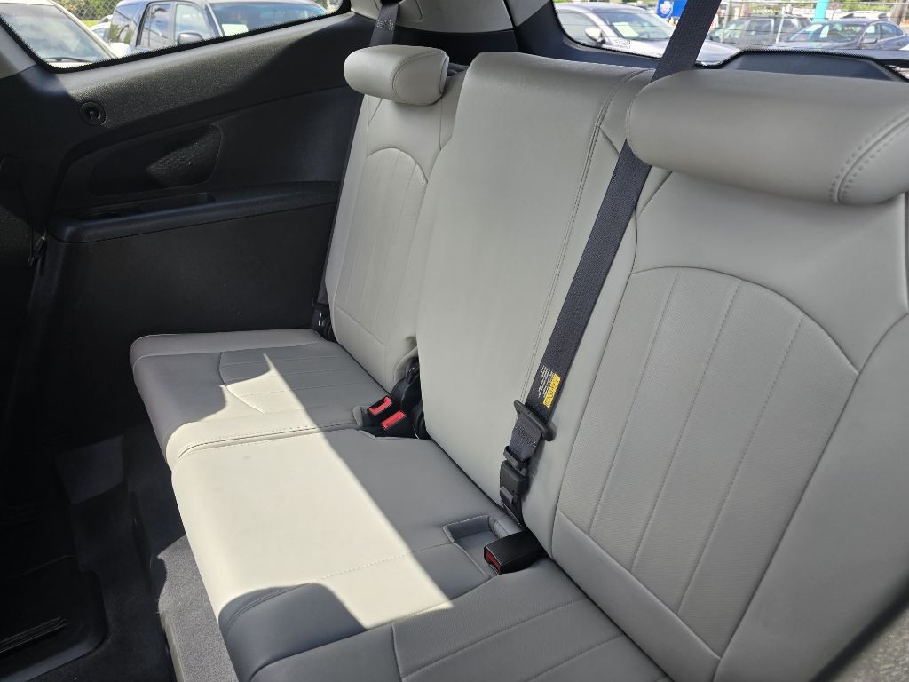2011 Chevrolet Traverse Image 15