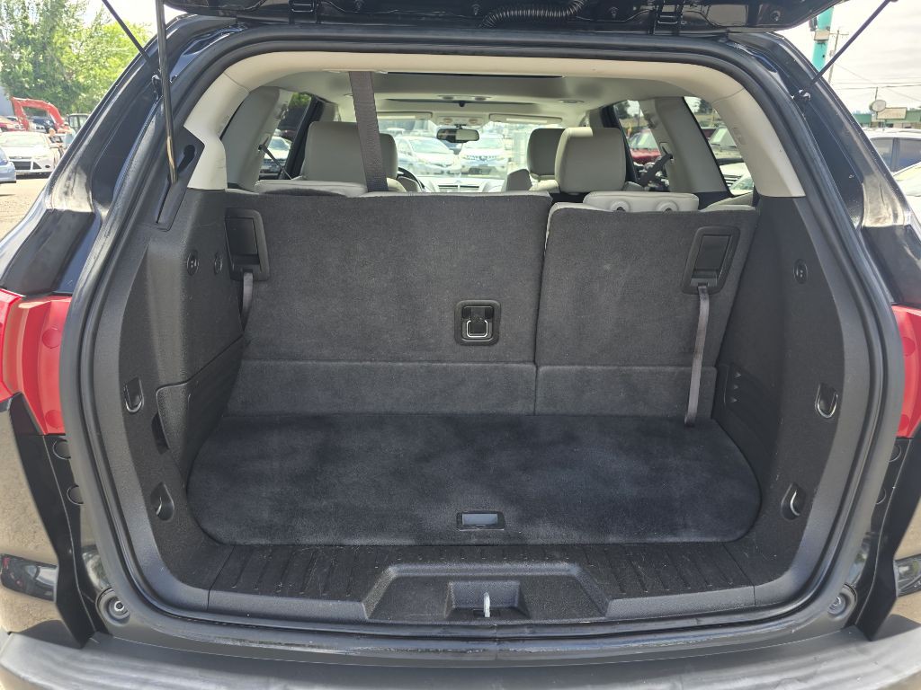 2011 Chevrolet Traverse Image 17