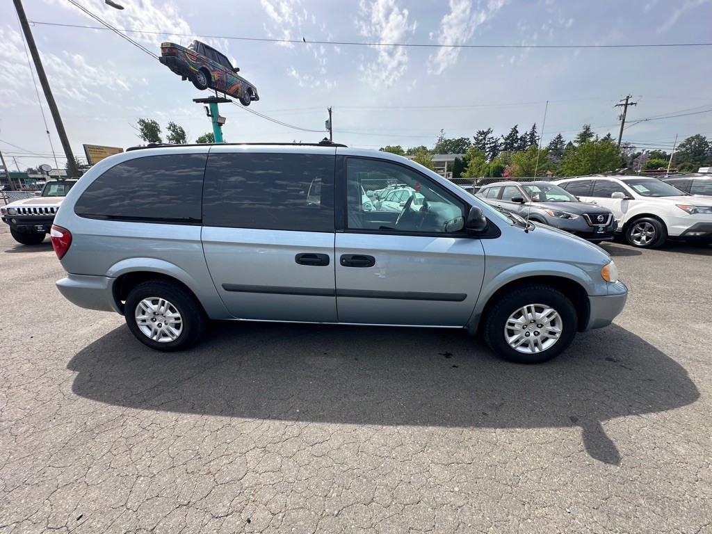 2005 Dodge Grand Caravan Image 2