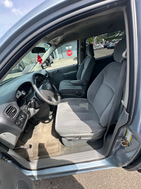 2005 Dodge Grand Caravan Image 6