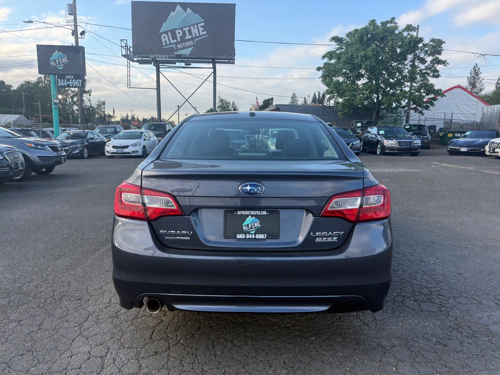 2015 Subaru Legacy Image 4