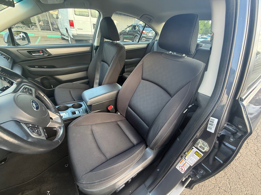 2015 Subaru Legacy Image 9