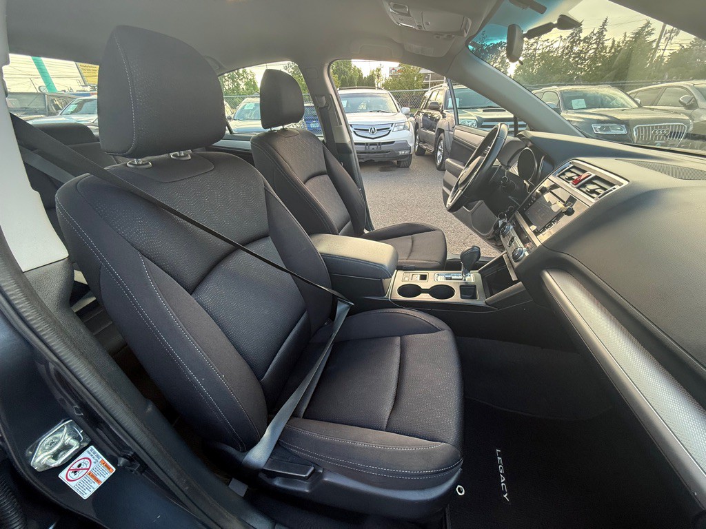 2015 Subaru Legacy Image 16
