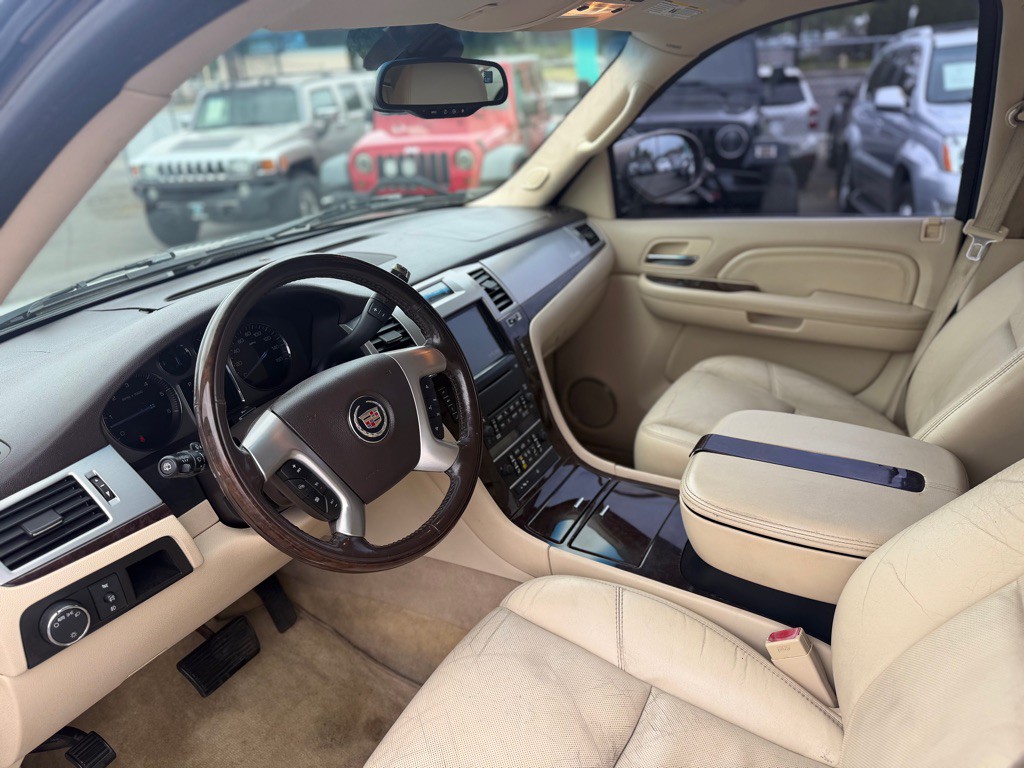 2007 Cadillac Escalade Image 8