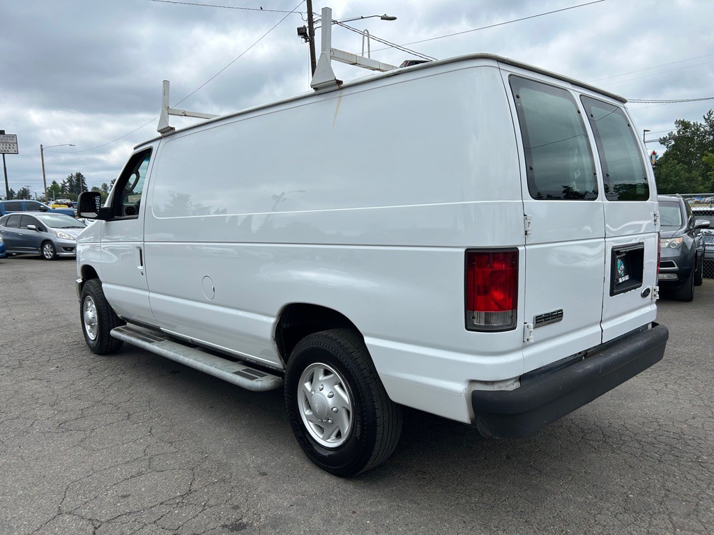2014 Ford Econoline Image 2
