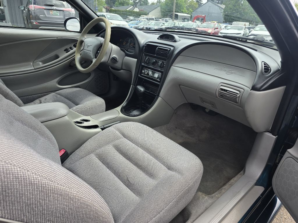 1997 Ford Mustang Image 12