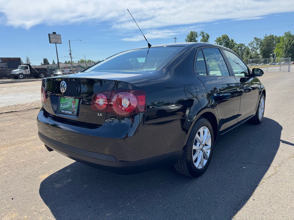 2010 Volkswagen Jetta Image 5
