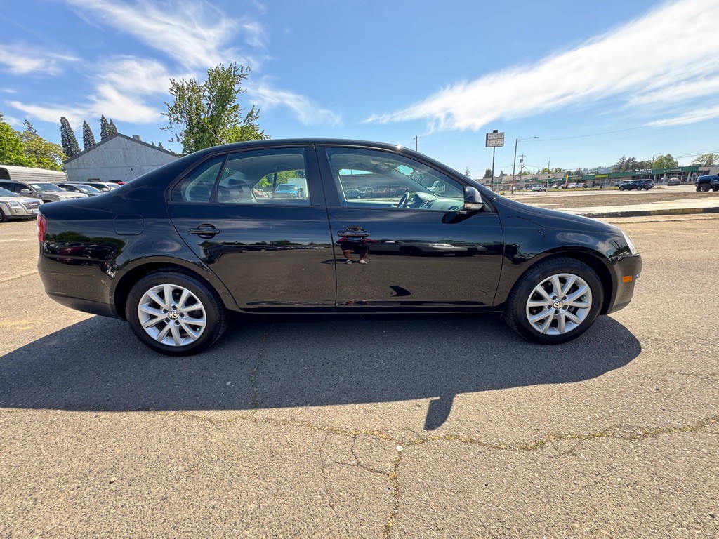 2010 Volkswagen Jetta Image 6