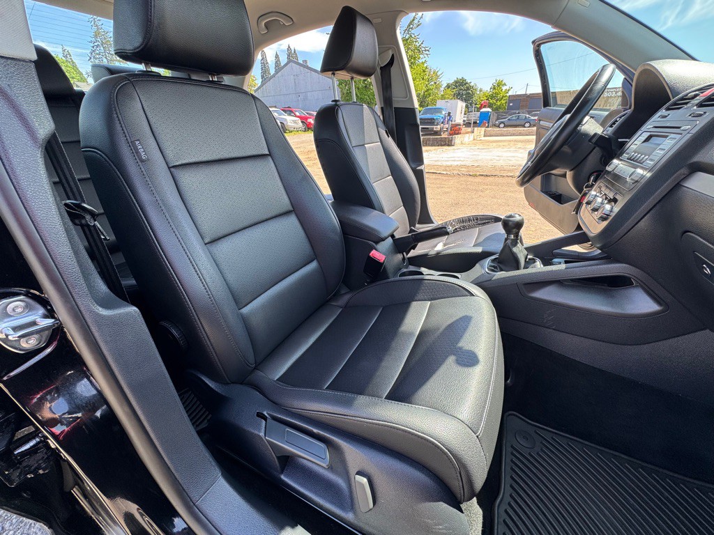 2010 Volkswagen Jetta Image 11