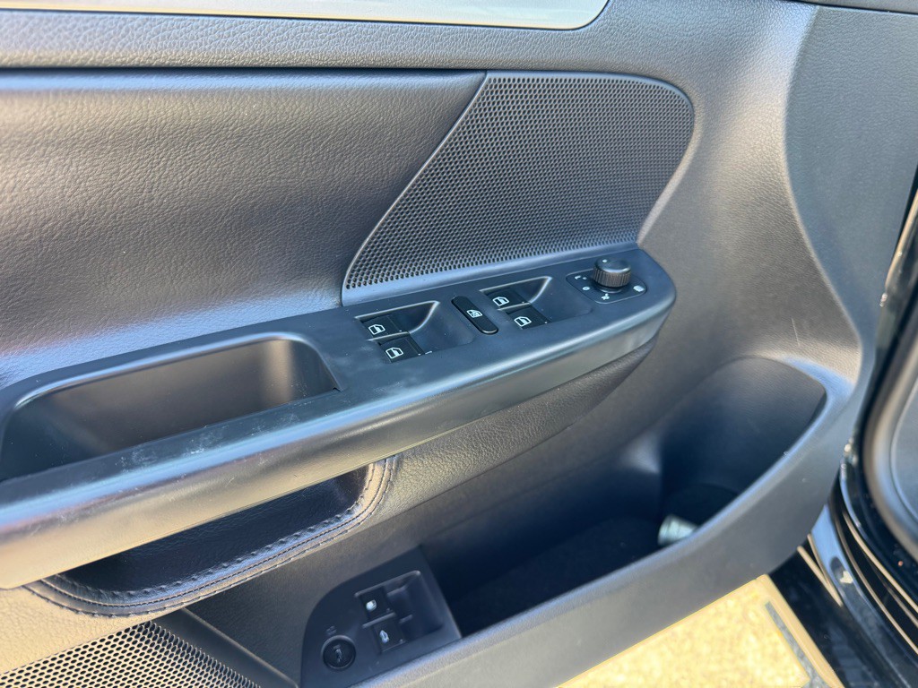 2010 Volkswagen Jetta Image 14