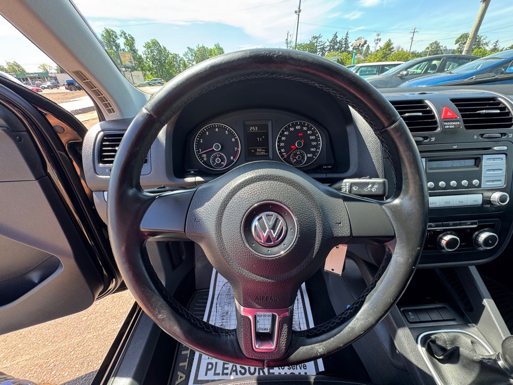 2010 Volkswagen Jetta Image 15