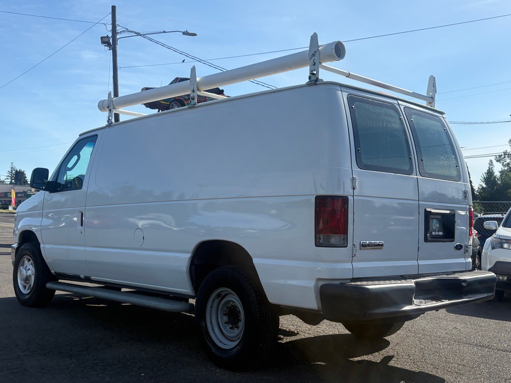 2013 Ford Econoline Image 2