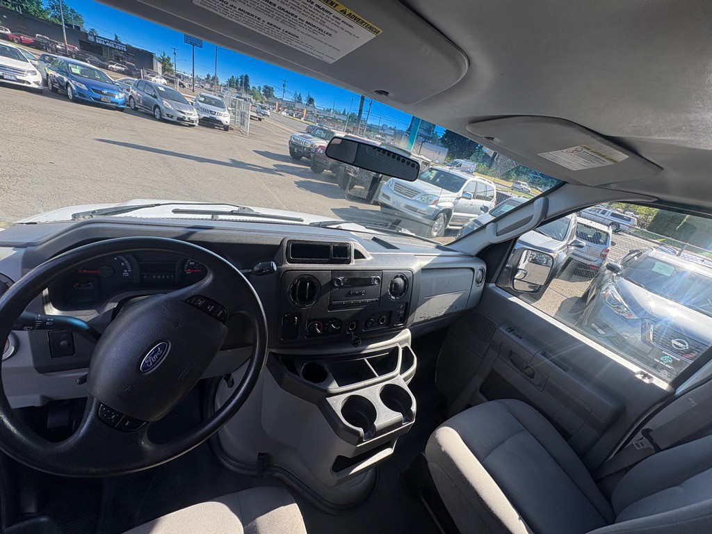 2013 Ford Econoline Image 8