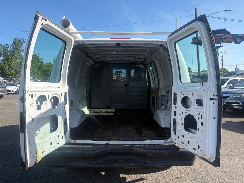 2013 Ford Econoline Image 9