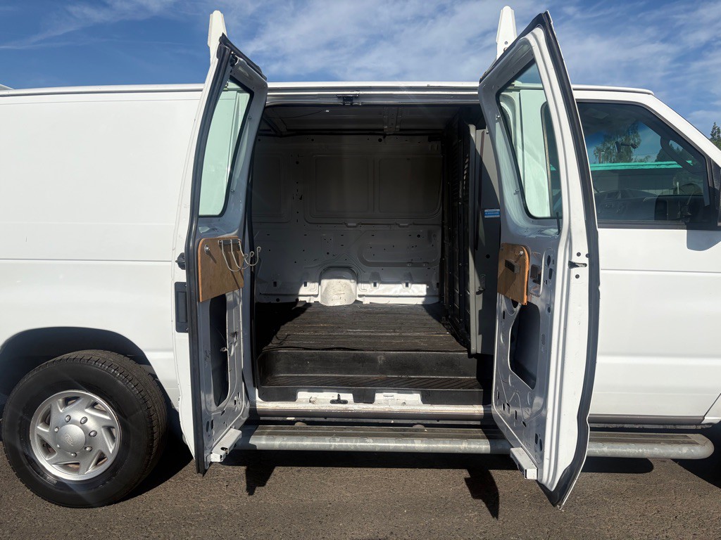 2013 Ford Econoline Image 10