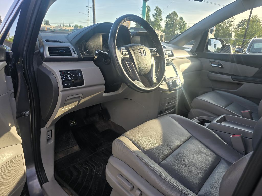 2015 Honda Odyssey Image 9