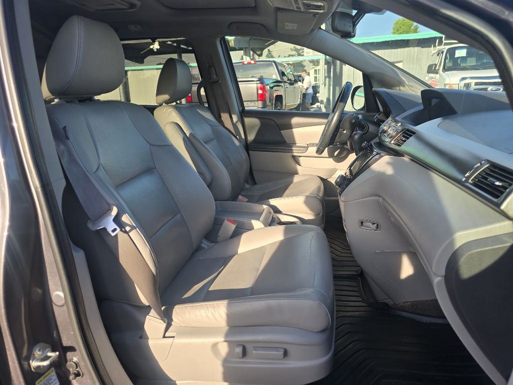 2015 Honda Odyssey Image 11