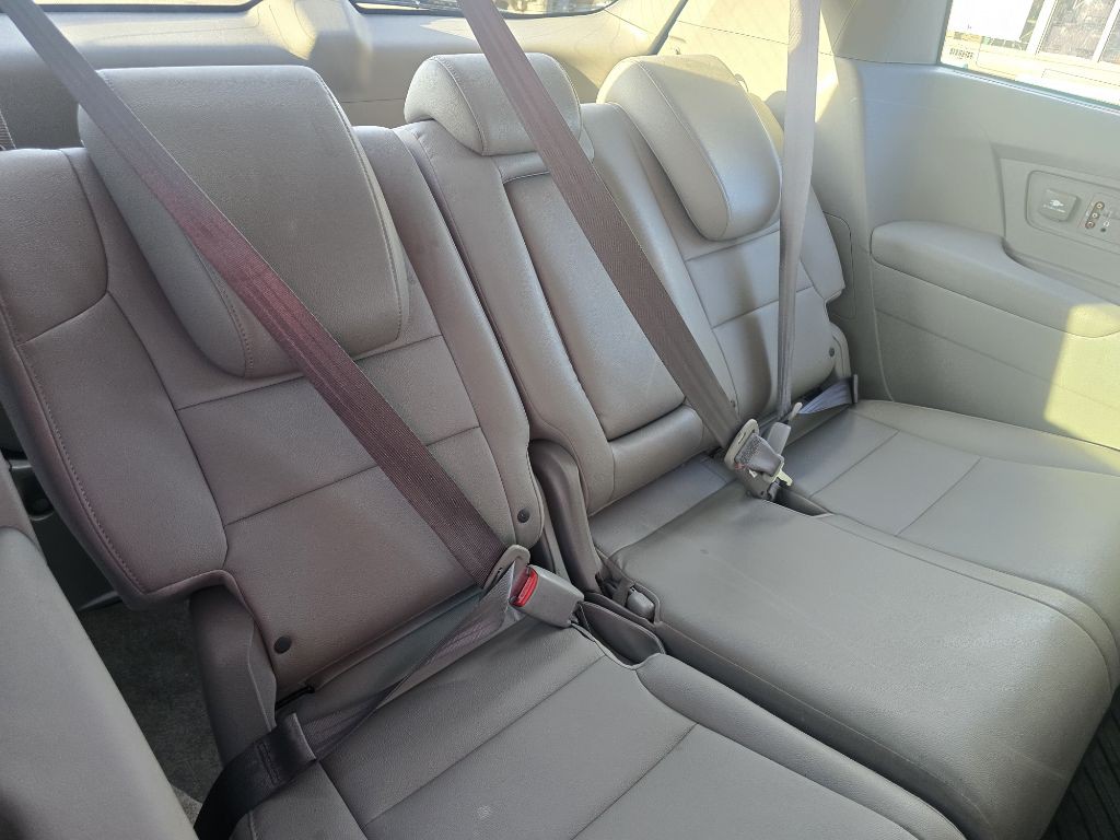 2015 Honda Odyssey Image 16