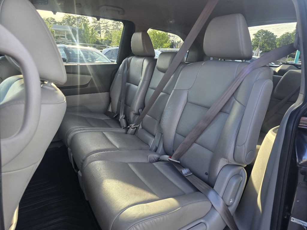 2015 Honda Odyssey Image 13