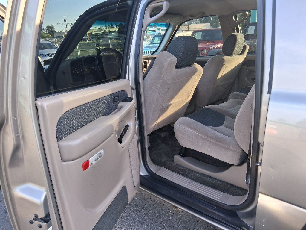 2003 Chevrolet Avalanche Image 9