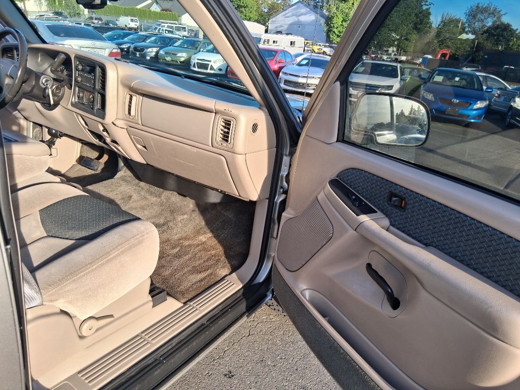 2003 Chevrolet Avalanche Image 10