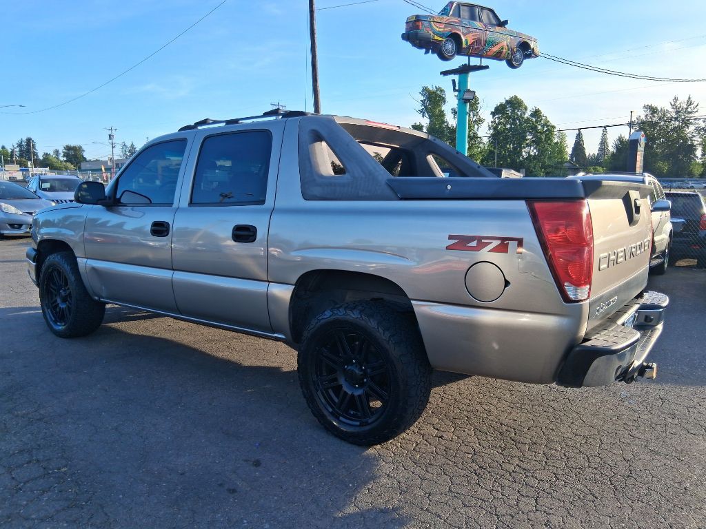 2003 Chevrolet Avalanche Image 15