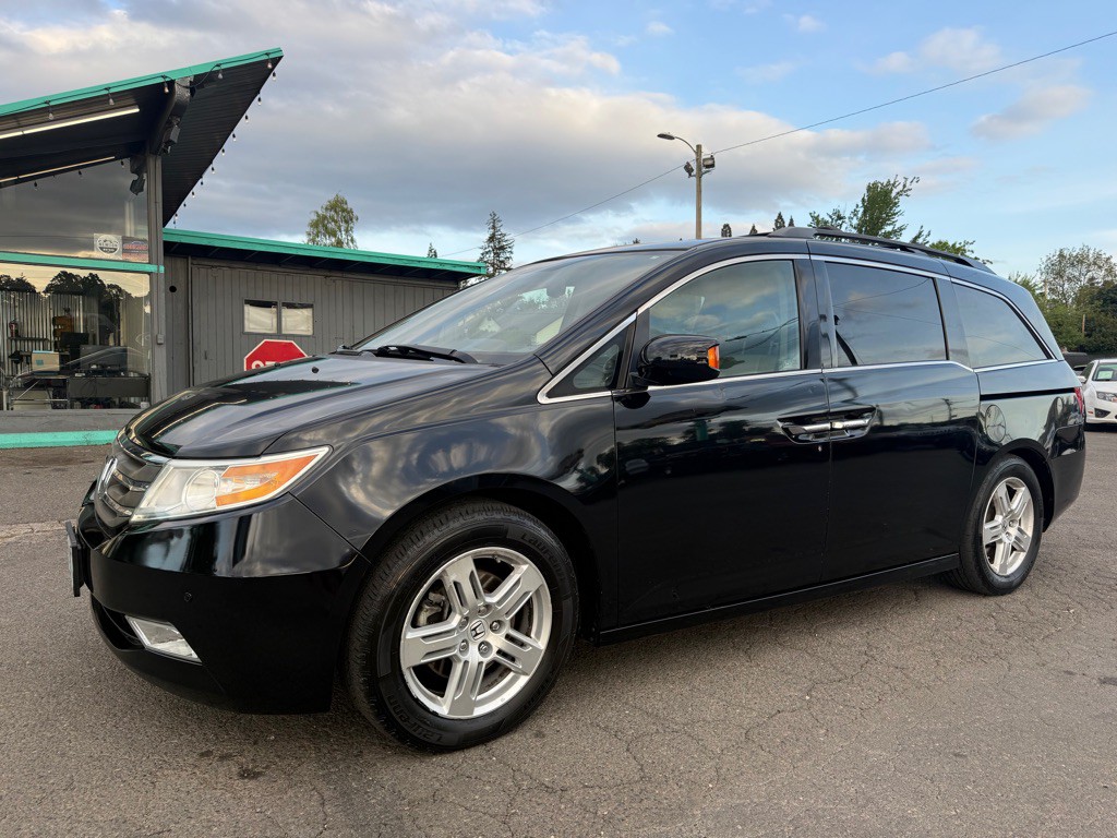 2011 Honda Odyssey Image 1