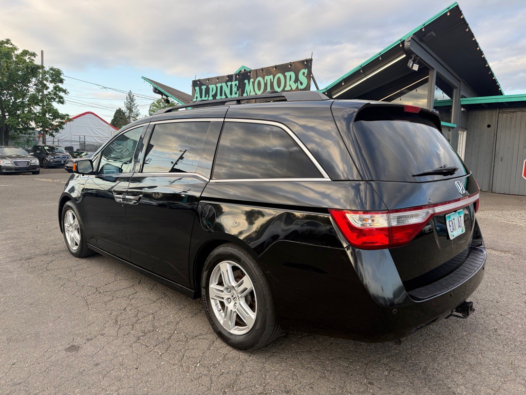 2011 Honda Odyssey Image 3