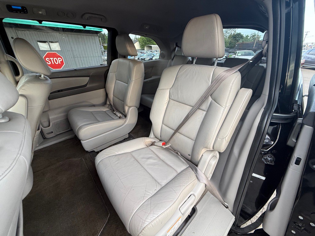 2011 Honda Odyssey Image 11