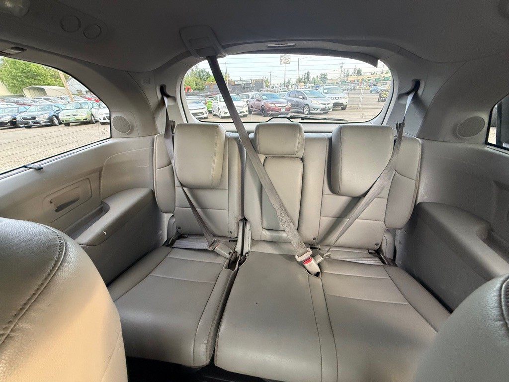 2011 Honda Odyssey Image 12