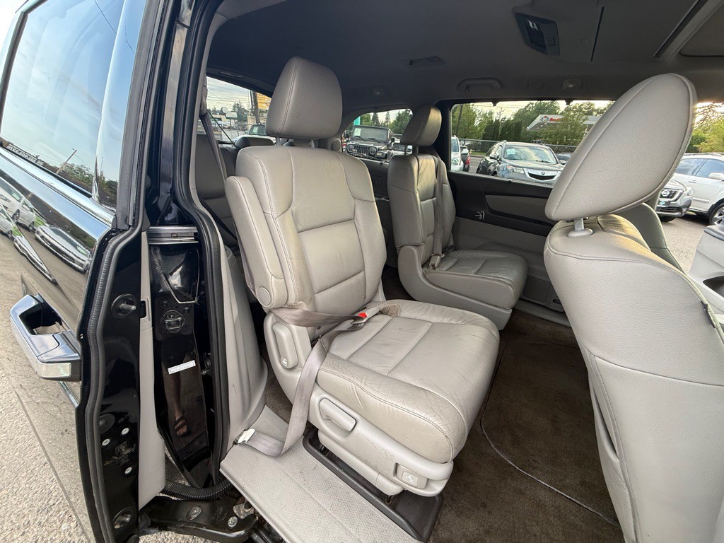 2011 Honda Odyssey Image 14