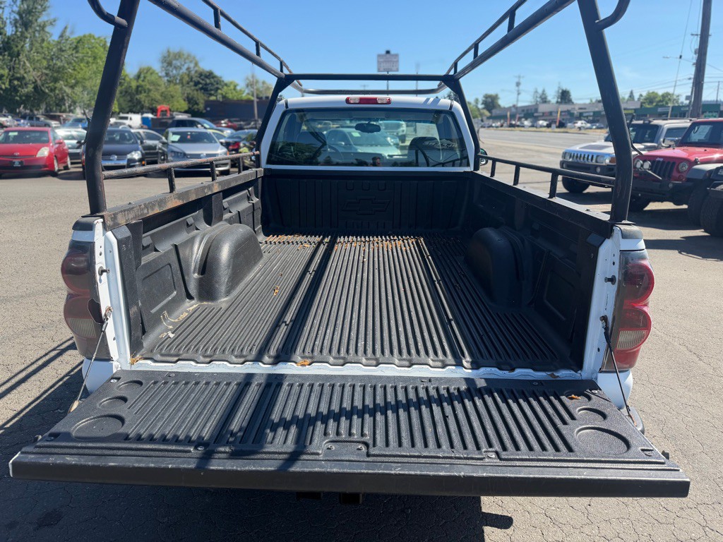 2004 Chevrolet Silverado 1500 Image 9