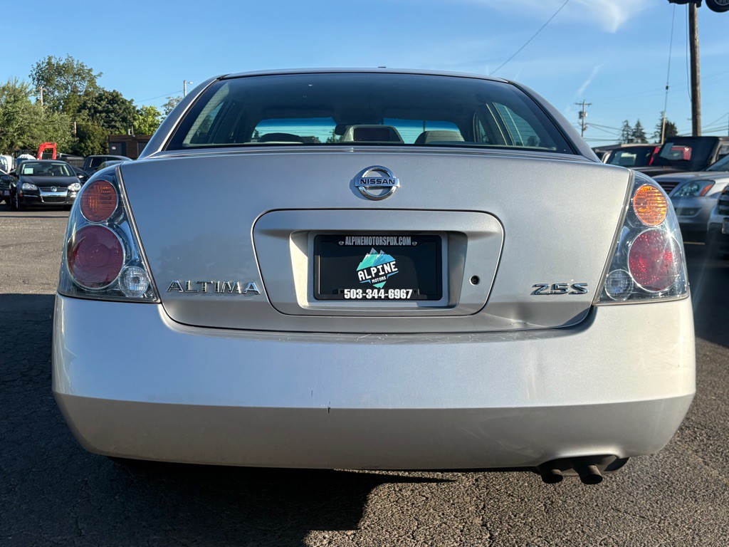 2004 Nissan Altima Image 3