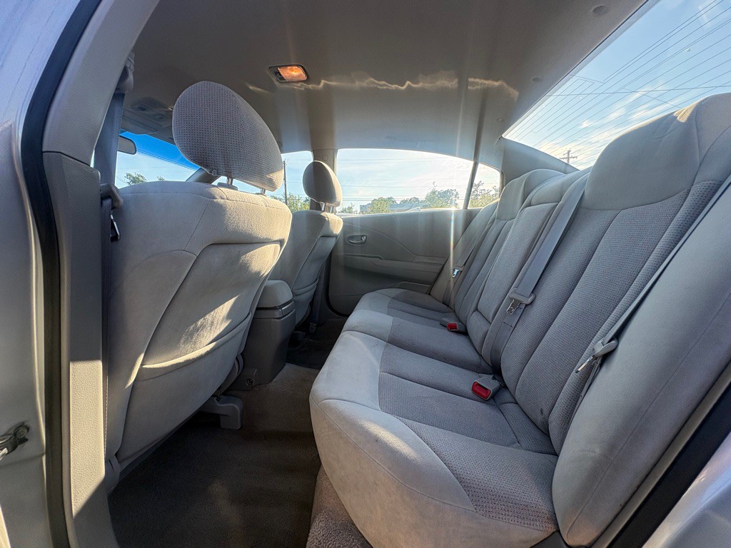 2004 Nissan Altima Image 8