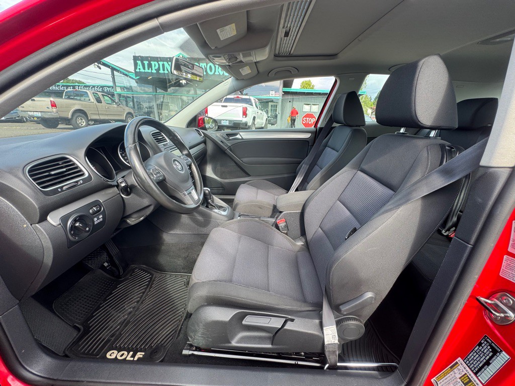 2012 Volkswagen Golf Image 9