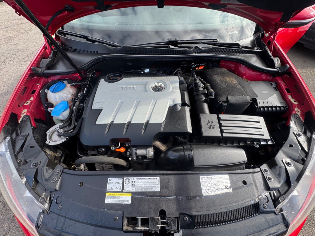 2012 Volkswagen Golf Image 12