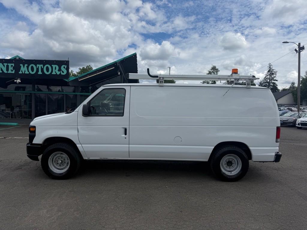2012 Ford Econoline Image 2