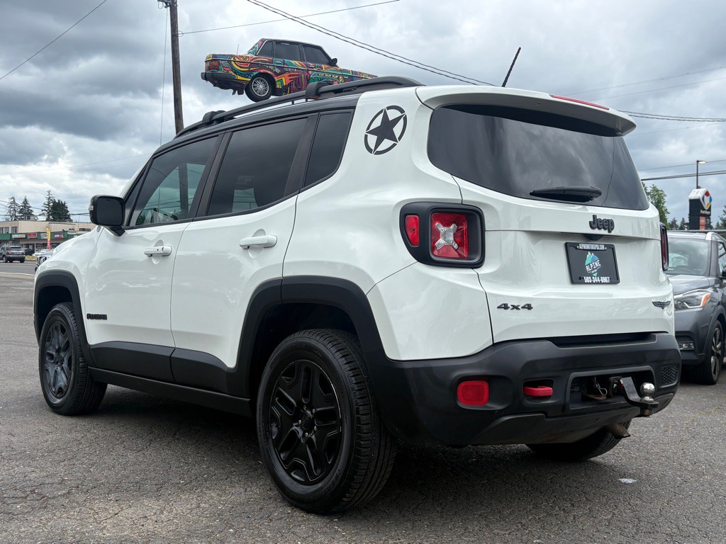 2017 Jeep Renegade Image 2