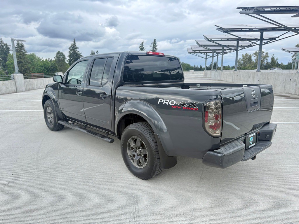 2010 Nissan Frontier Image 3