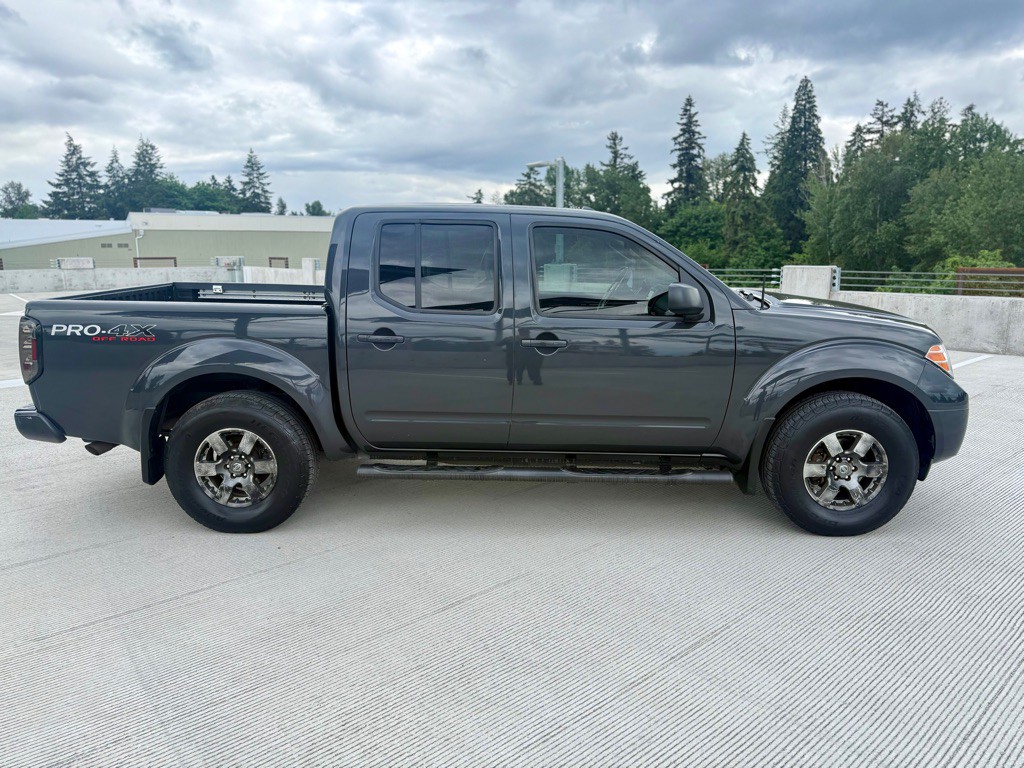 2010 Nissan Frontier Image 6