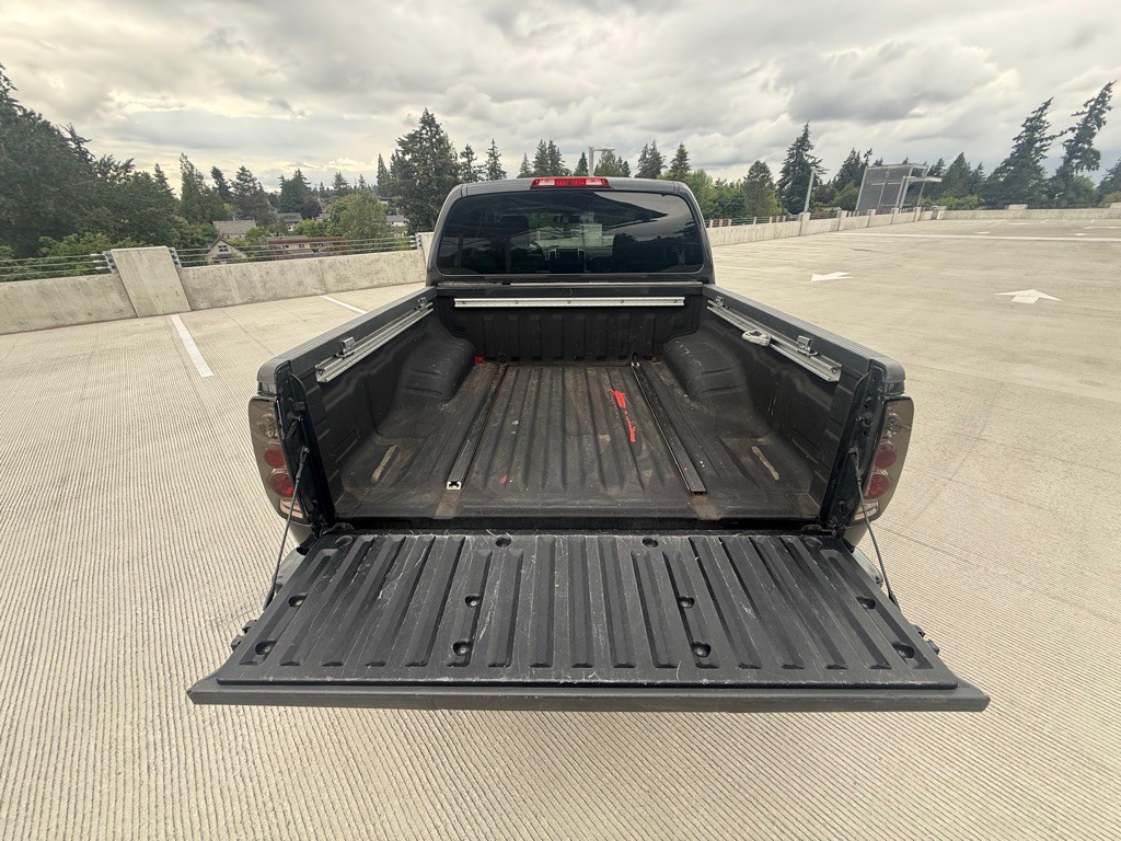 2010 Nissan Frontier Image 9