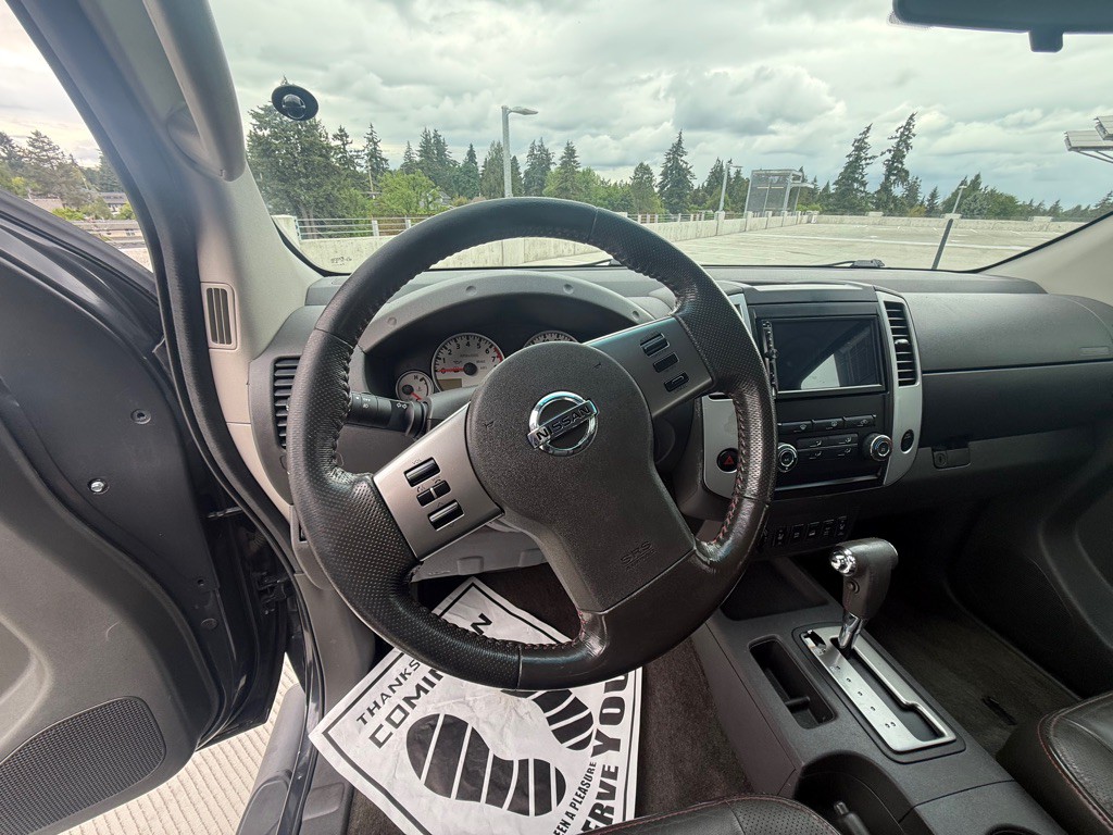 2010 Nissan Frontier Image 10