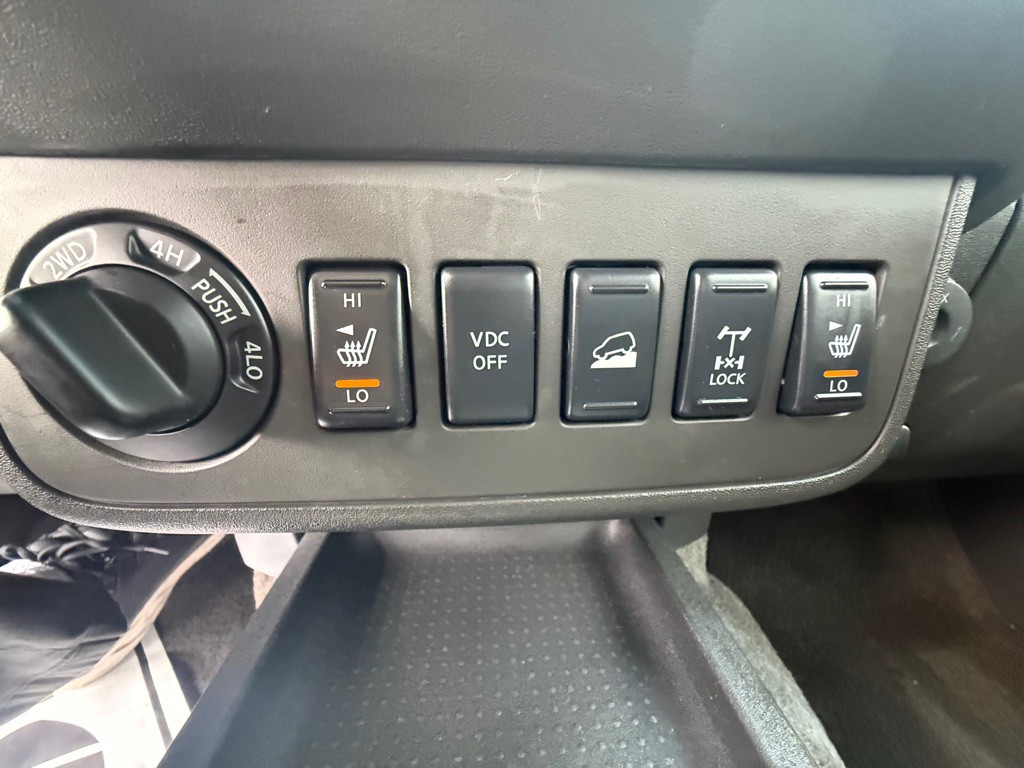 2010 Nissan Frontier Image 13