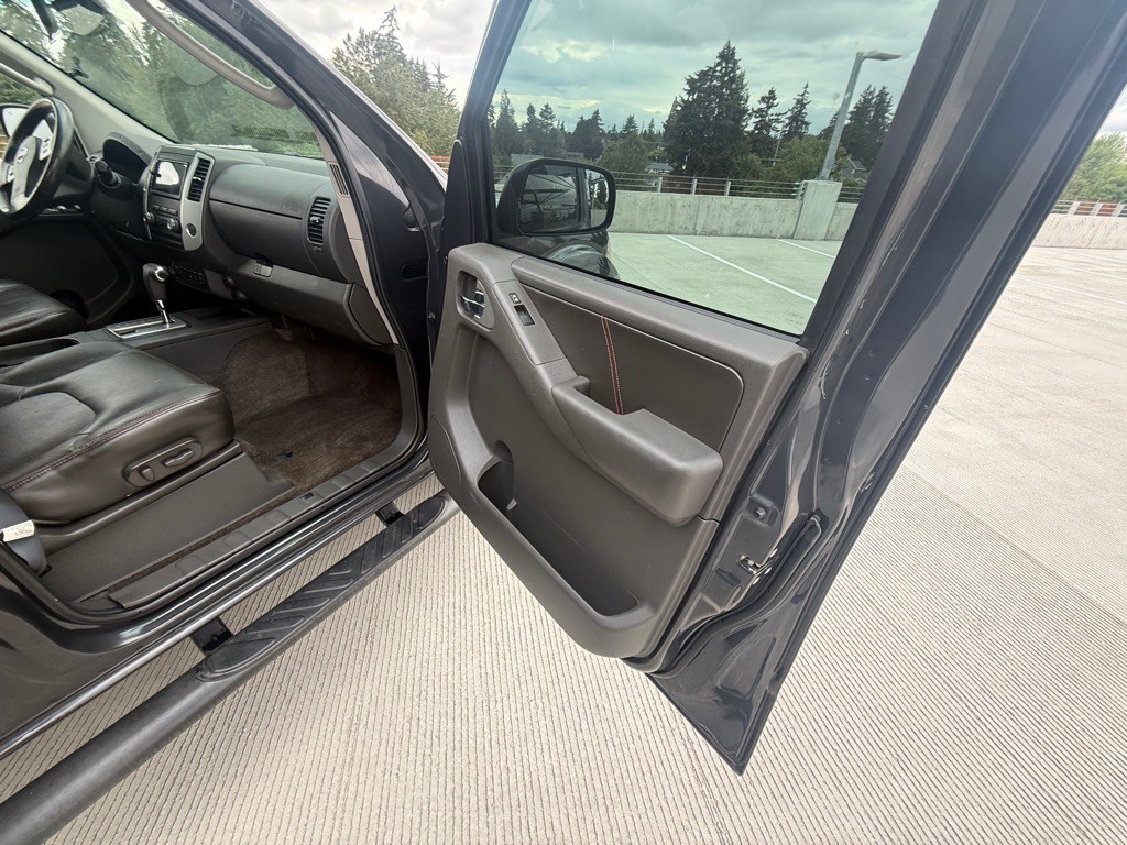 2010 Nissan Frontier Image 18