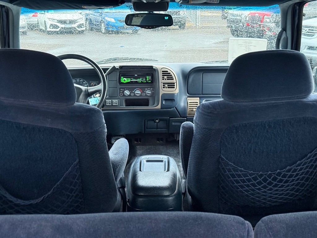 1999 Chevrolet Tahoe Image 6