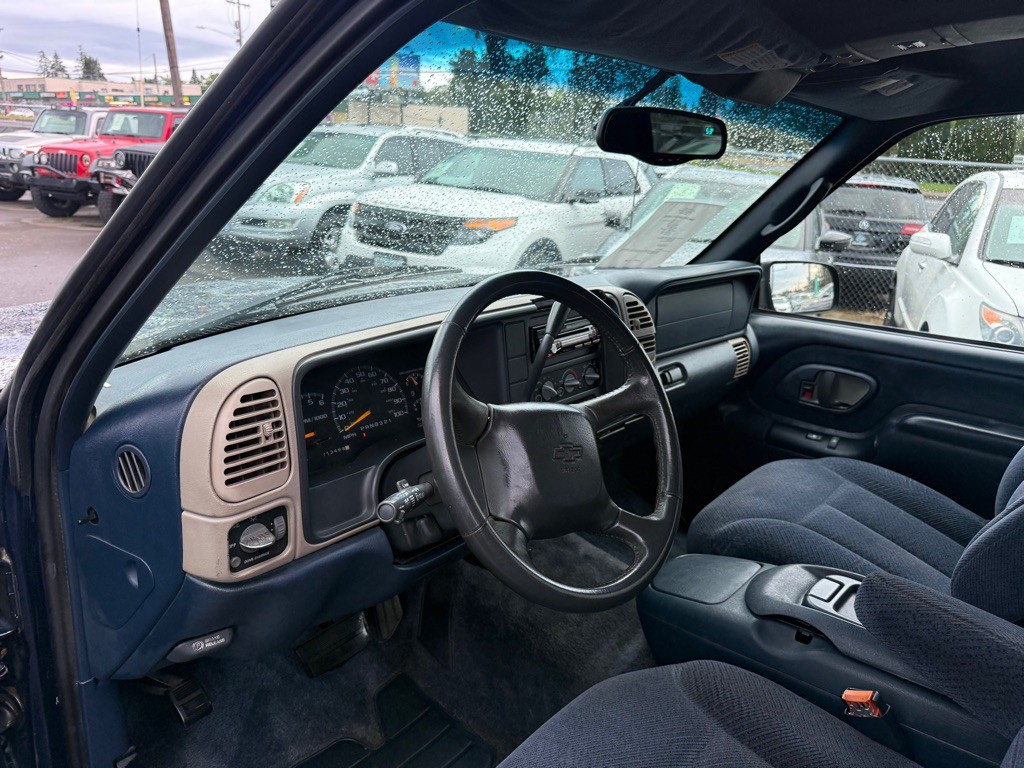 1999 Chevrolet Tahoe Image 9