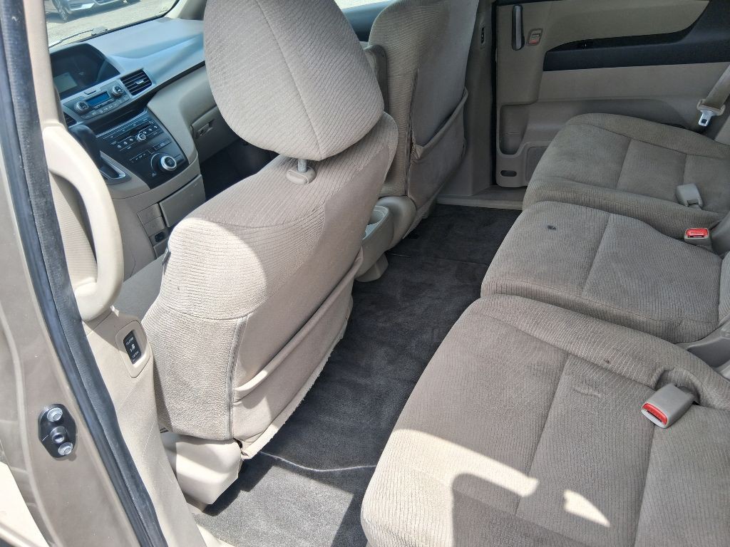 2011 Honda Odyssey Image 5