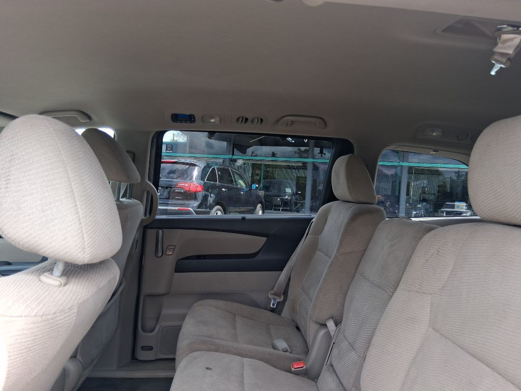 2011 Honda Odyssey Image 8