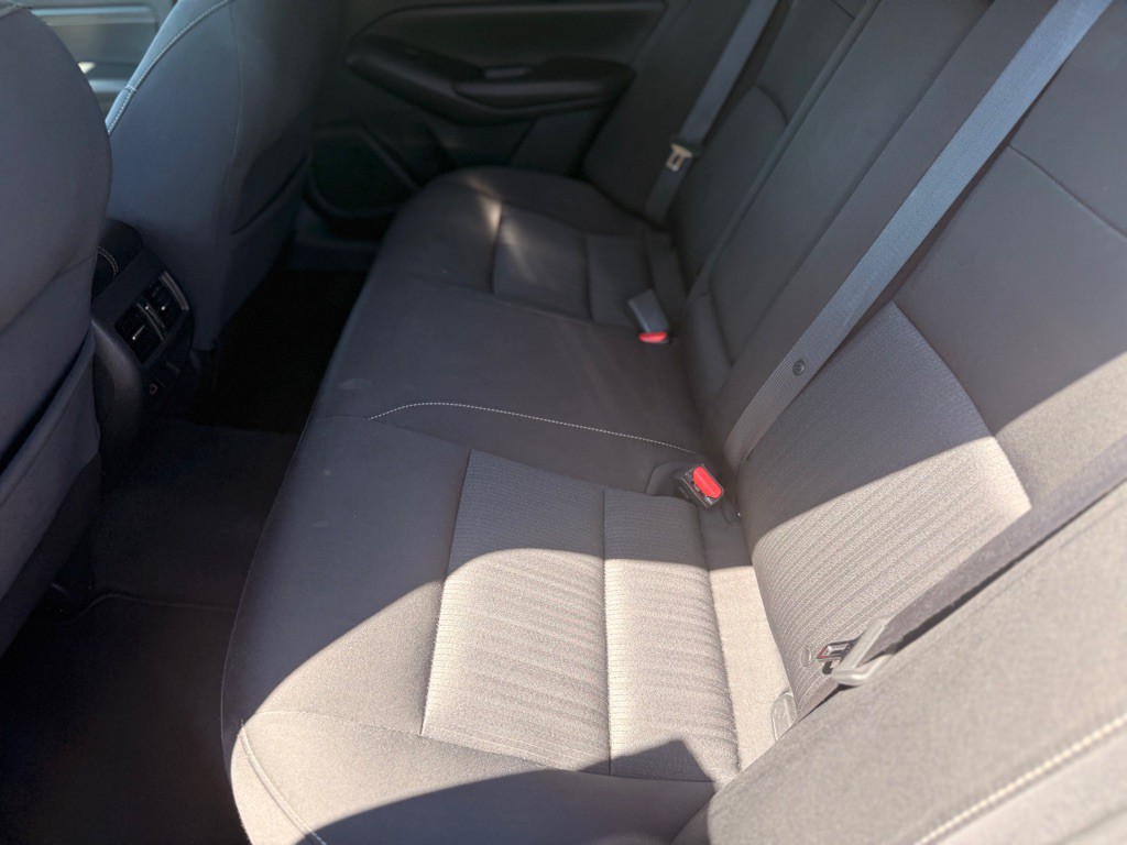 2019 Nissan Altima Image 8